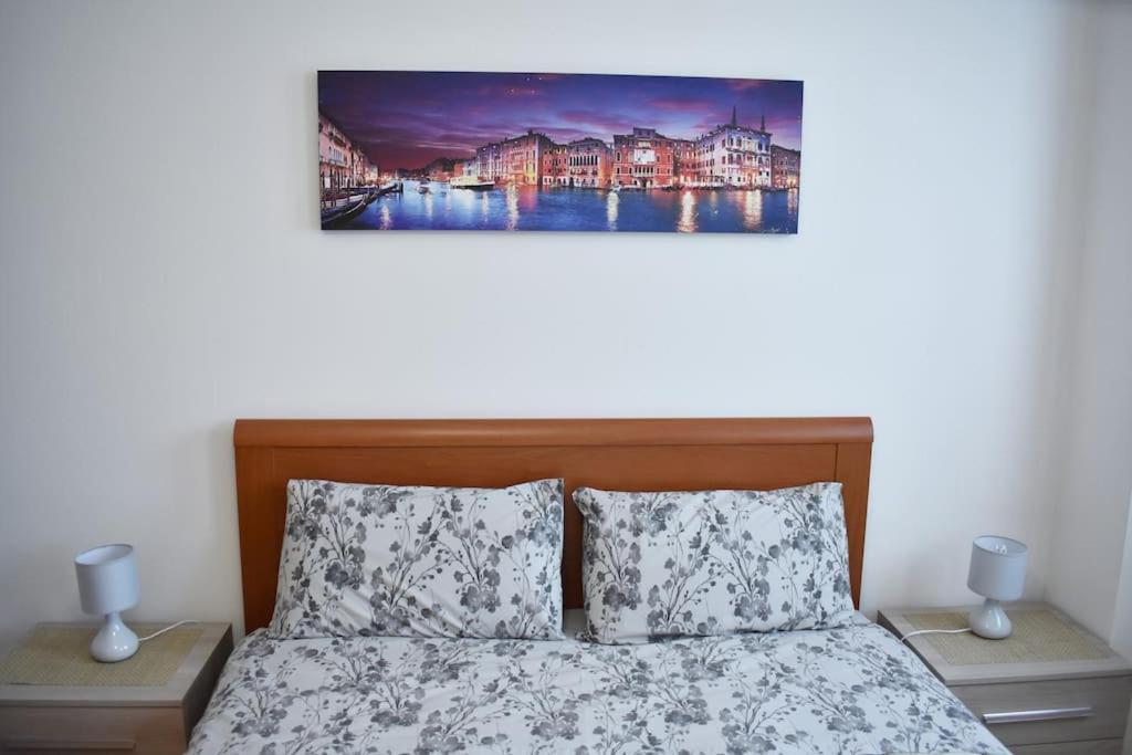 Elegant Apartment And Free Car Parking - Quite Area Favaro Veneto Extérieur photo